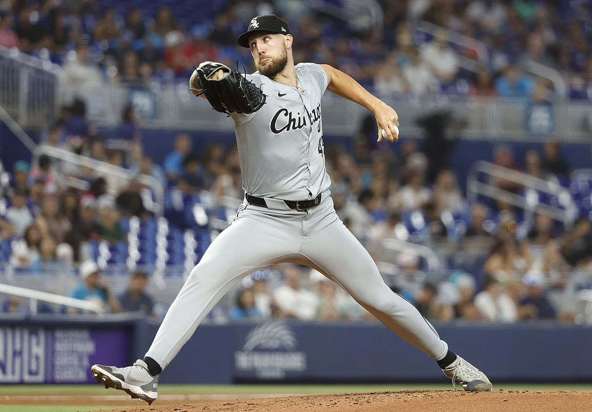 Chicago White Sox starting pitcher Garrett Crochet (45) pitches against the Miami Marlins during the second inning at loanDepot Park