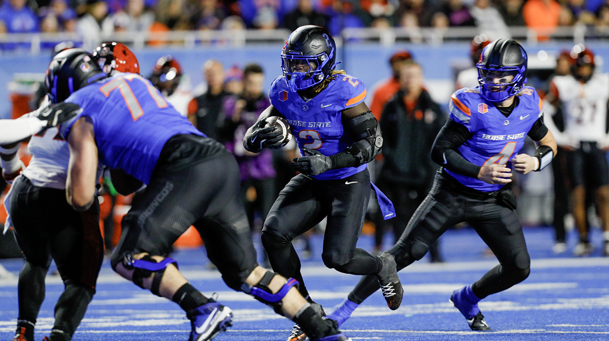 Boise State Broncos running back Ashton Jeanty (2) looks for room to run during the second quarter against the San Diego State Aztecs at Albertsons Stadium.