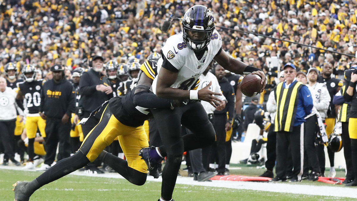 Pittsburgh Steelers cornerback Joey Porter Jr. (24) stops Baltimore Ravens quarterback Lamar Jackson (8) short of the end-zone on a two point conversion attempt during the fourth quarter at Acrisure Stadium.