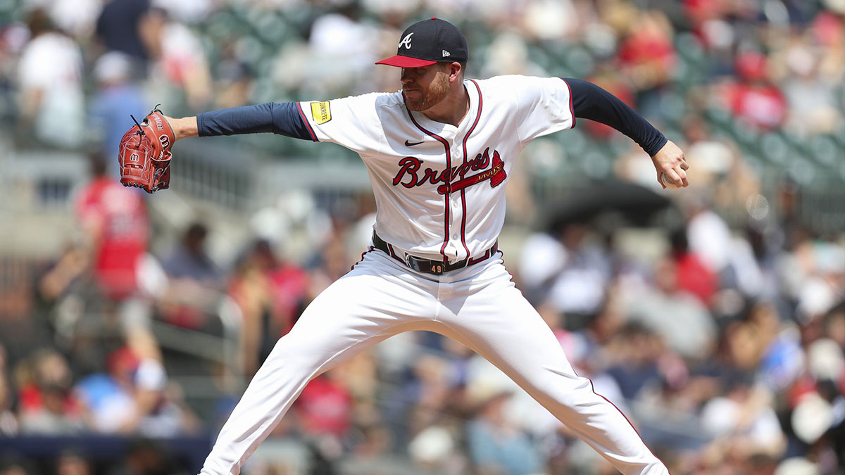 Braves announce 2 pivotal pitching signings