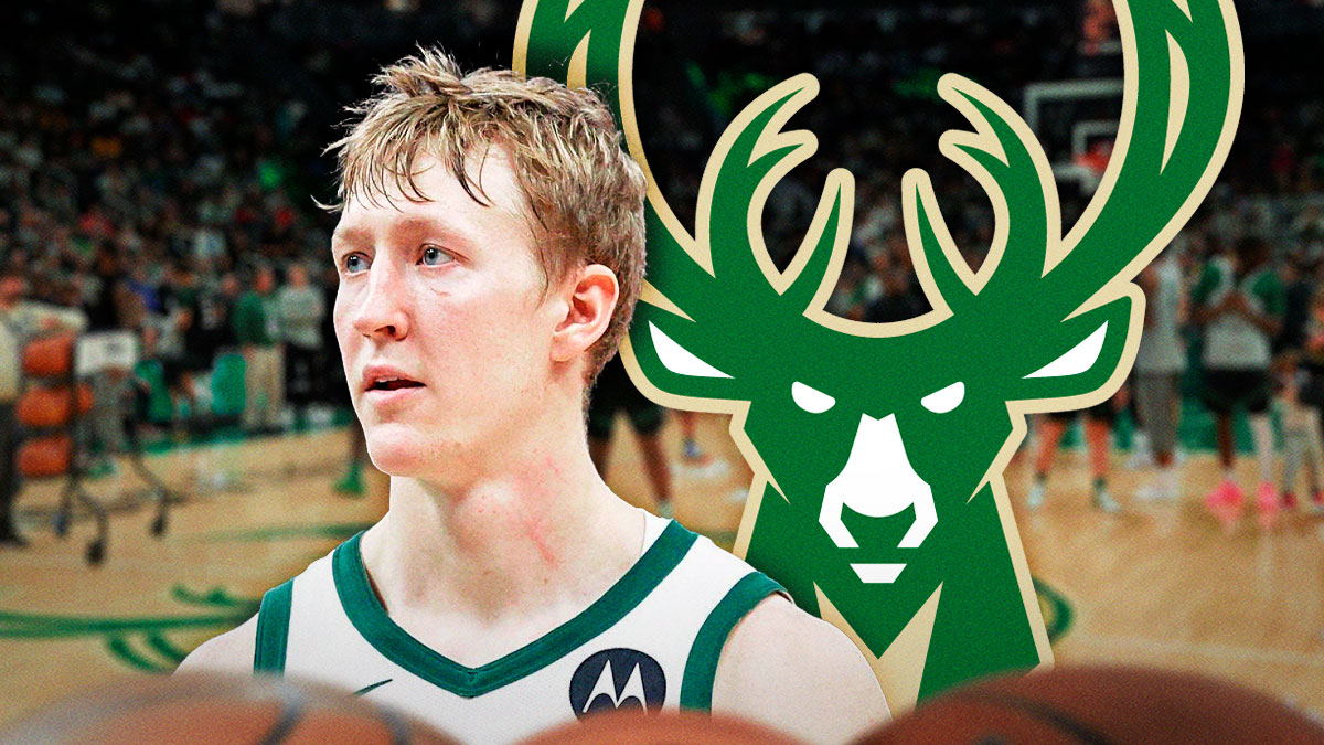 AJ Green of the Milwaukee Bucks, Milwaukee Bucks logo, basketball court in background
