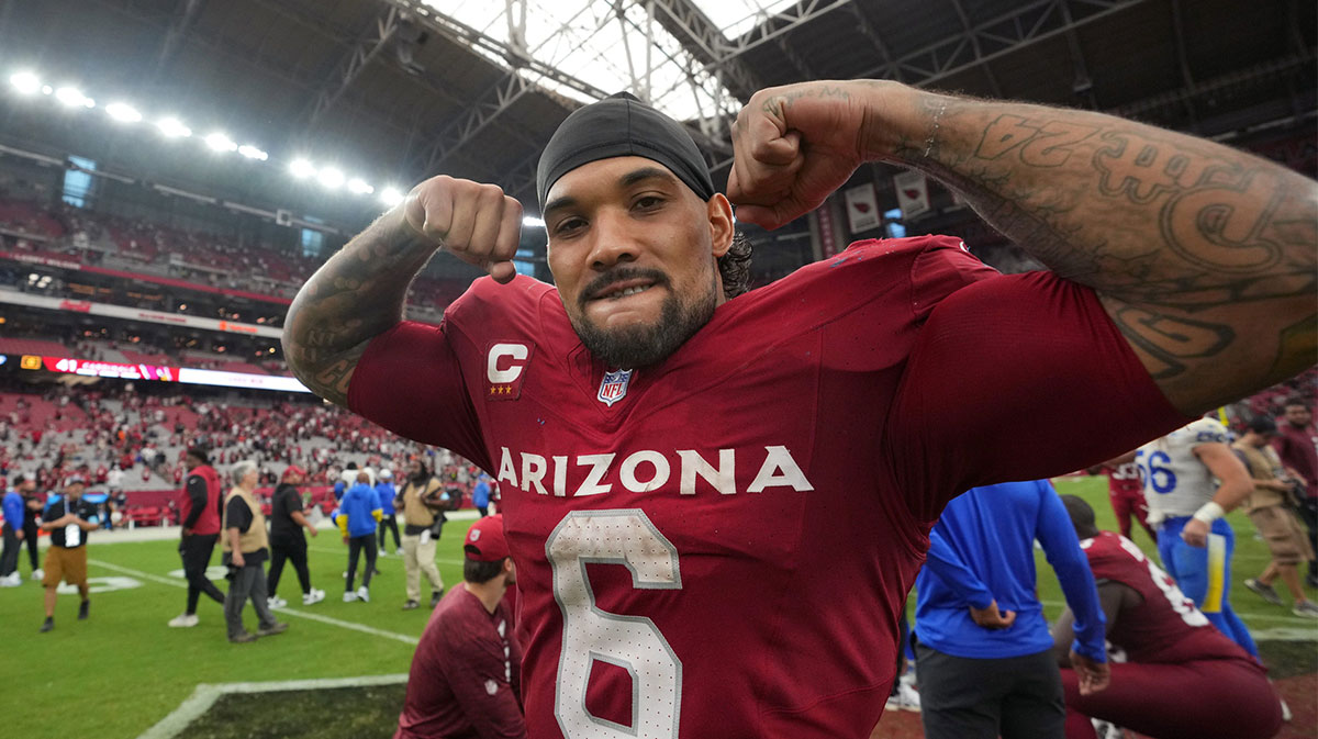 Arizona Cardinals running back James Conner (6) celebrates as he walks off the field after their 41-10 win over the Los Angeles Rams at State Farm Stadium.