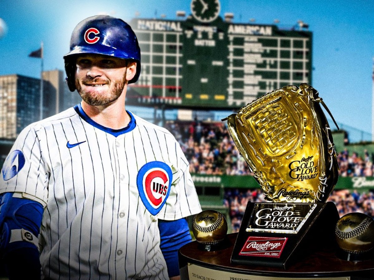 Ian Happ makes Cubs history with Gold Glove award win
