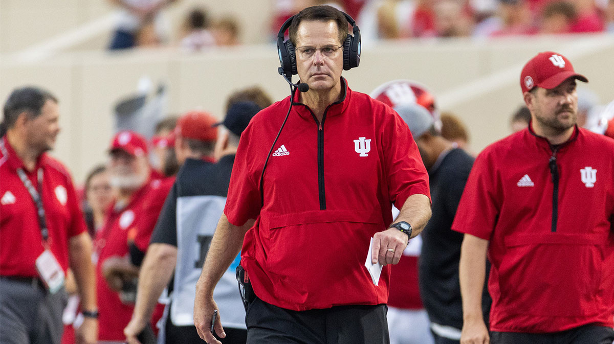 Indiana Hoosiers head coach Curt Cignetti in the first quarter against the Western Illinois Leathernecks at Memorial Stadium.