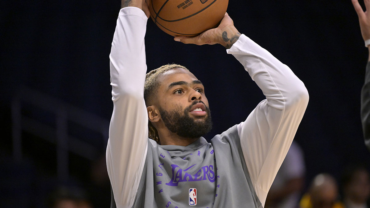 Los Angeles Lakers guard D'Angelo Russell (1) warms up prior to the game against the Orlando Magic at Crypto.com Arena.