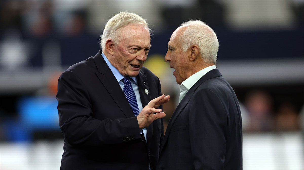 Cowboys owner Jerry Jones makes 'overblown' claim on Mike McCarthy losing team