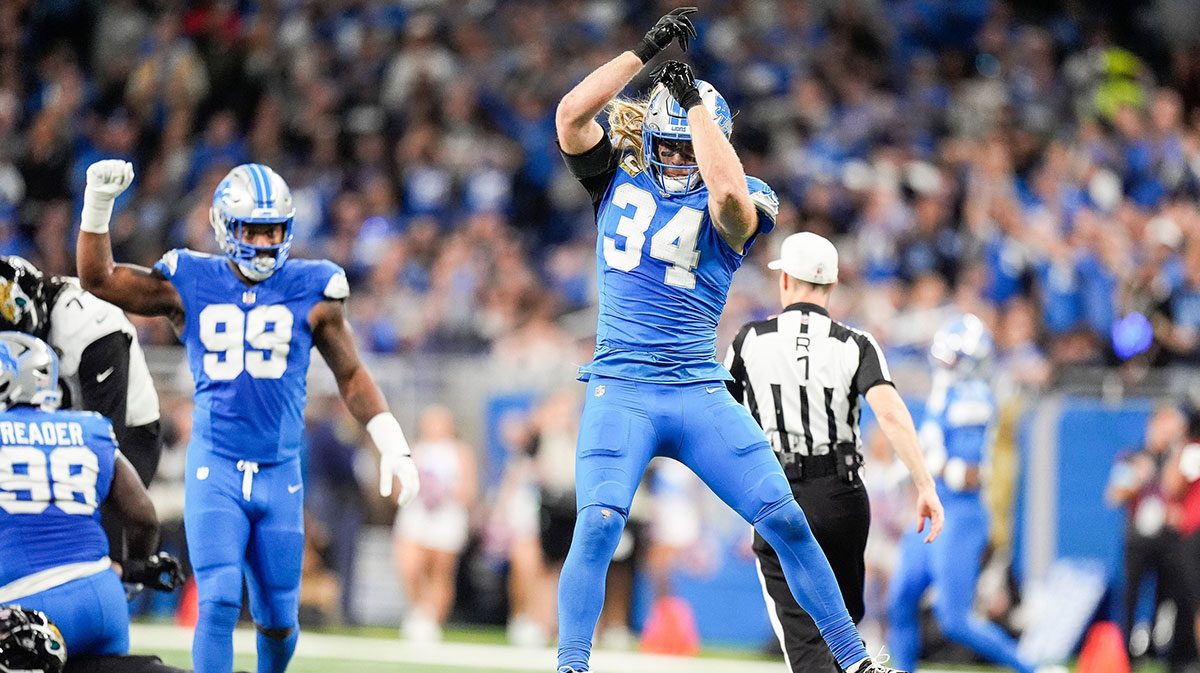 Detroit Lions linebacker Alex Anzalone (34) celebrates a play against Jacksonville Jaguars during the first half at Ford Field in Detroit on Sunday, Nov. 17, 2024.