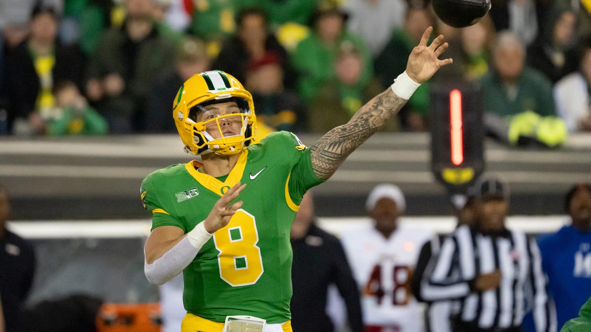 Oregon quarterback Dillon Gabriel throws out a pass as the Oregon Ducks host the Maryland Terrapins at Autzen Stadium