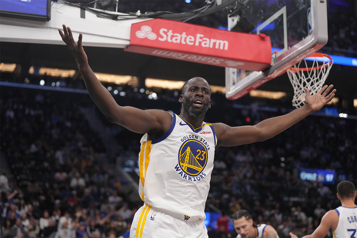 Golden State Warriors forward Draymond Green (23) reacts to the LA Clippers in the second half at the Intuit Dome.