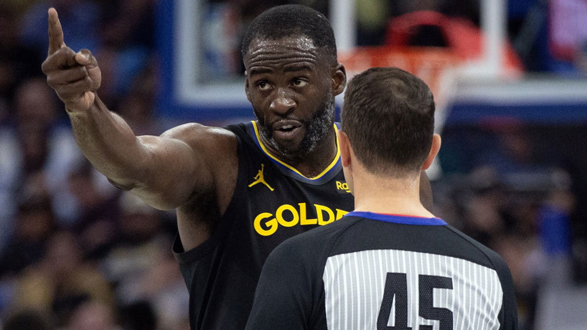 Golden State Warriors forward Draymond Green (23) argues a call with referee Brian Forte (45) during the third quarter against the Memphis Grizzlies at Chase Center.
