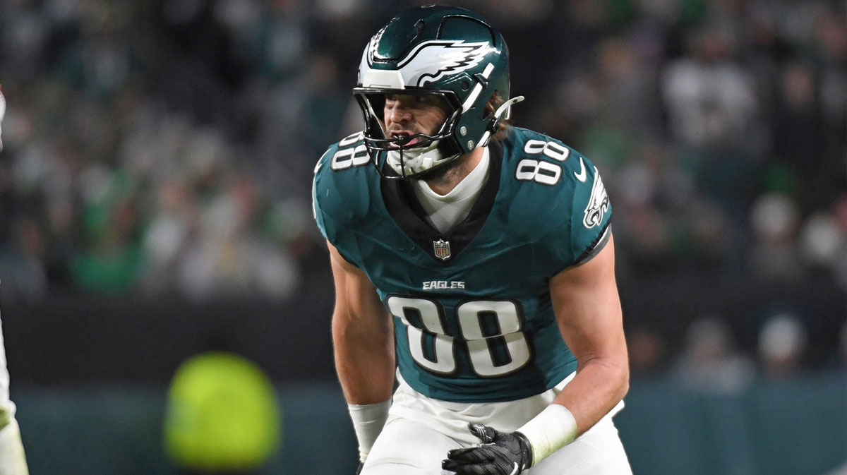 Philadelphia Eagles tight end Dallas Goedert (88) against the Washington Commanders at Lincoln Financial Field.