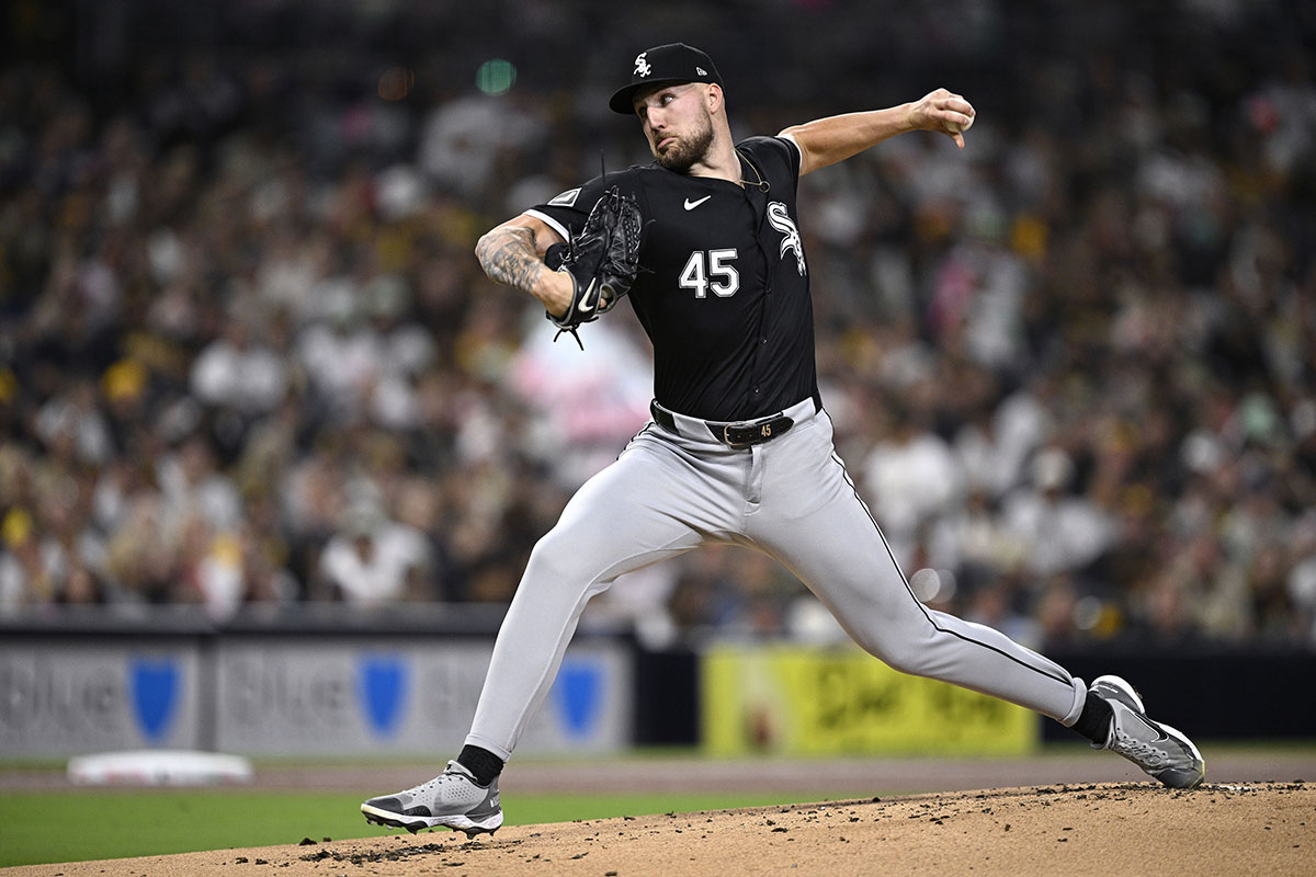 Chicago White Sox starting pitcher Garrett Crochet (45) pitches against the San Diego Padres during the first inning at Petco Park