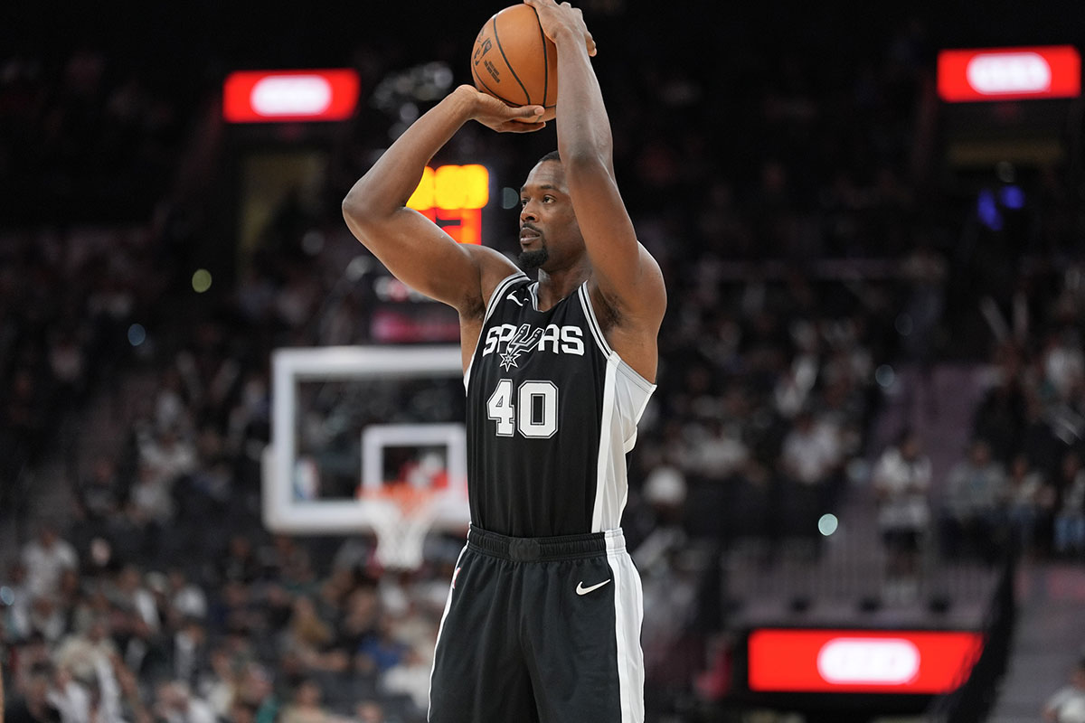 San Antonio Spurs forward Harrison Barnes (40) looks to pass in the second half against the Utah Jazz at Frost Bank Center.