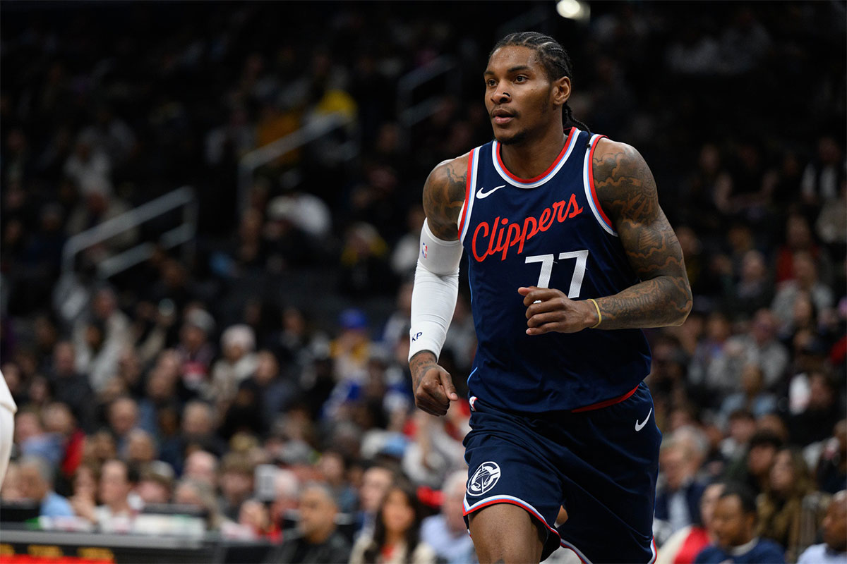 LA Clippers guard Kevin Porter Jr. (77) runs a play during the third quarter against the Washington Wizards at Capital One Arena.