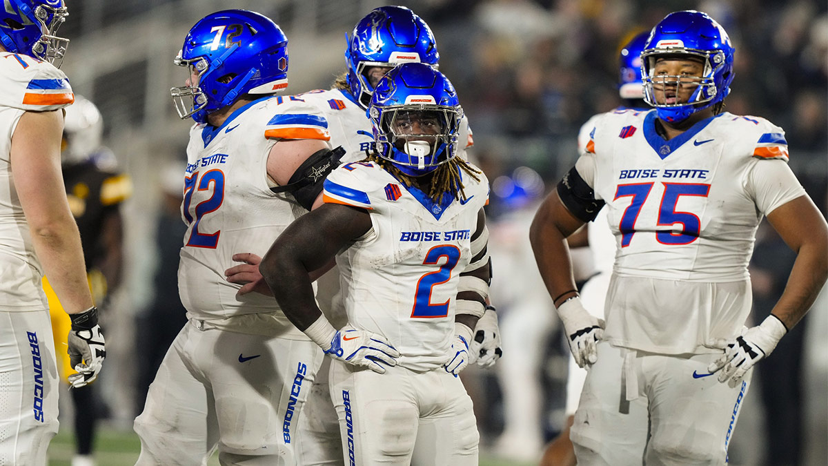 Nov 23, 2024; Laramie, Wyoming, USA; Boise State Broncos running back and Heisman Trophy candidate Ashton Jeanty (2) against the Wyoming Cowboys during the fourth quarter at Jonah Field at War Memorial Stadium.