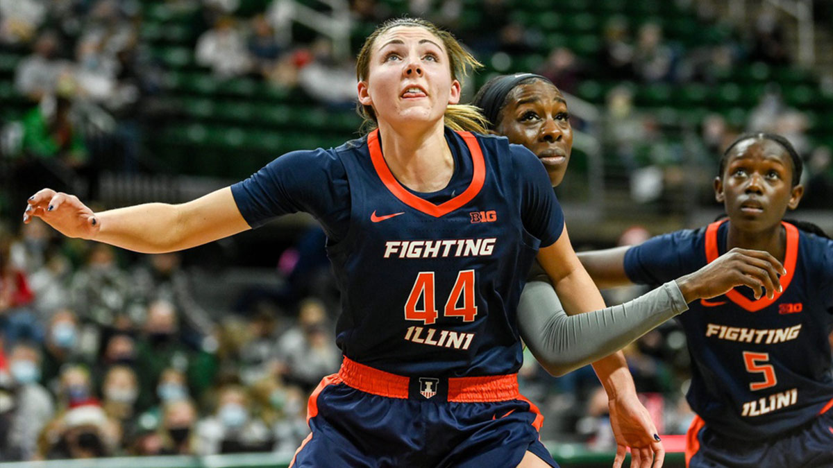 Illinois' Kendall Bostic, left, looks to rebound the ball as Michigan State's Tamara Farquhar defends during the first quarter on Thursday, Dec. 9, 2021, at the Breslin Center in East Lansing. 211209 Msu Ill W Bball 039a