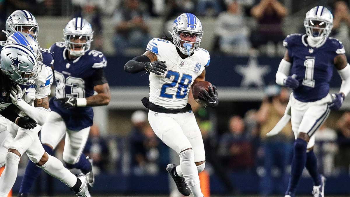 Lions running back Jahmyr Gibbs runs against the Cowboys during the second half of the Lions' 20-19 loss at AT&T Stadium in Arlington, Texas on Saturday, Dec. 30, 2023.