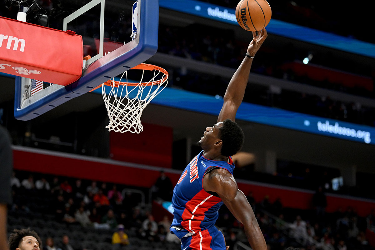 Detroit Pistons center Jalen Duren (0) loses control of the ball while going in for a dunk against the New York Knicks in the first quarter at Little Caesars Arena.