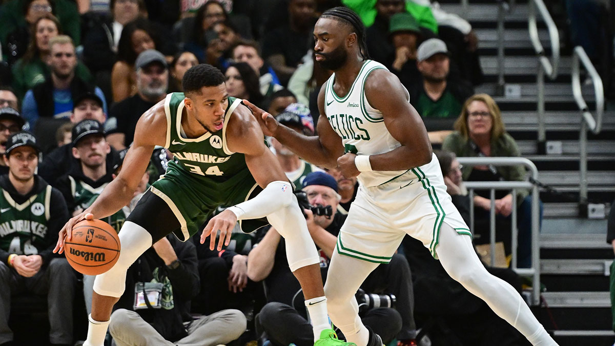 Celtics' Joe Mazzulla sounds off on 'ridiculous' missed call on Bucks' Giannis Antetokounmpo