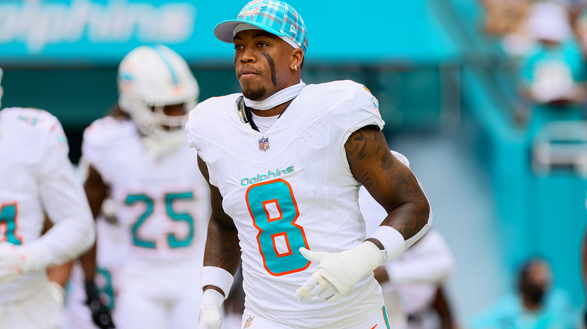 Miami Dolphins safety Jevon Holland (8) enters the field before the game against the Arizona Cardinals at Hard Rock Stadium