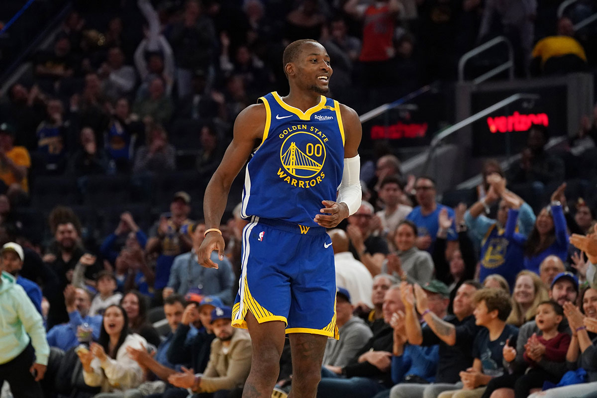 Golden State Warriors forward Jonathan Kuminga (00) celebrates a basket during the fourth quarter against the New Orleans Pelicans at Chase Center. 