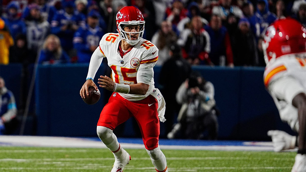 Kansas City's Patrick Mahomes starts to run with the ball when he can't find an open receiver late in the fourth quarter. His run for a first down was waived off when his team got called for a penalty. The Bills hosted Kansas City Chiefs in Orchard Park, Nov.17, 2024.