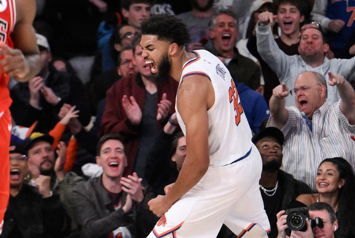 New York Knicks Center Karl-Anthony Cities (32) responds after dunking against Chicai bulls during the second half in Madison Square Garden.