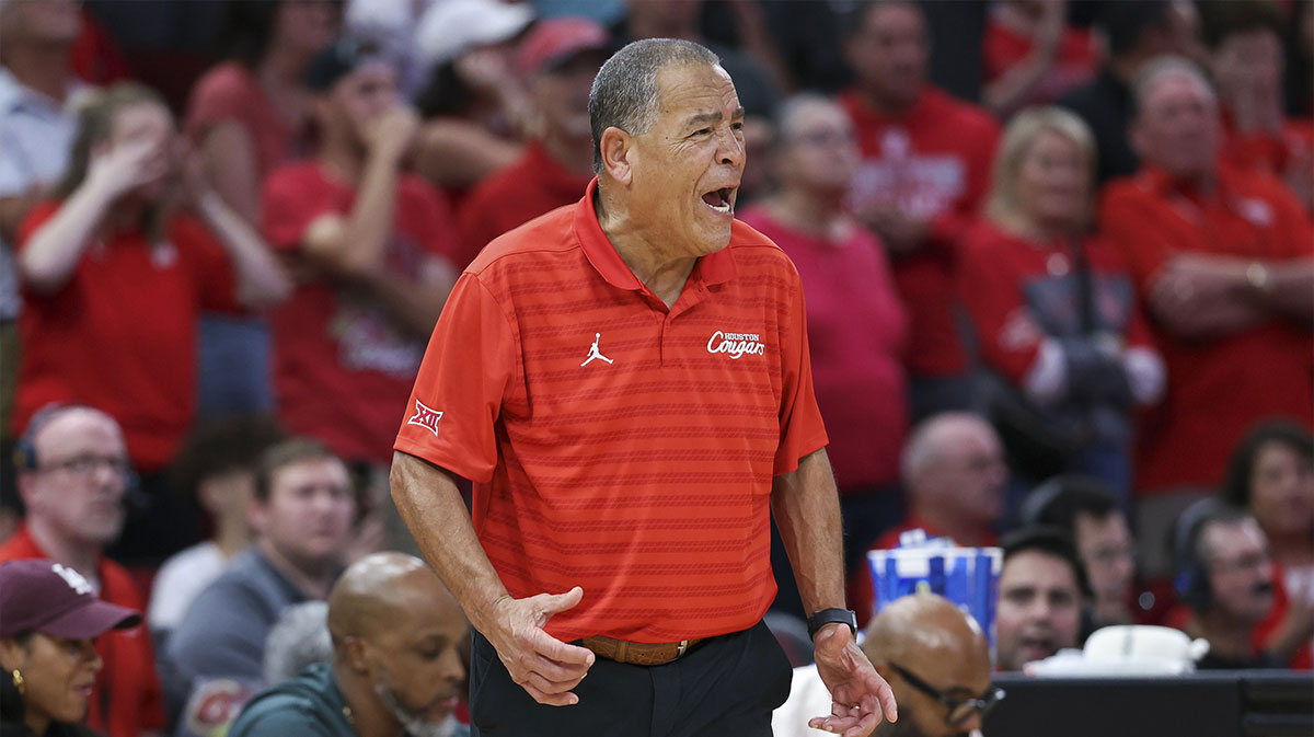 Houston Cougars head coach Kelvin Sampson reacts after a play during the second half against the Auburn Tigers at Toyota Center.