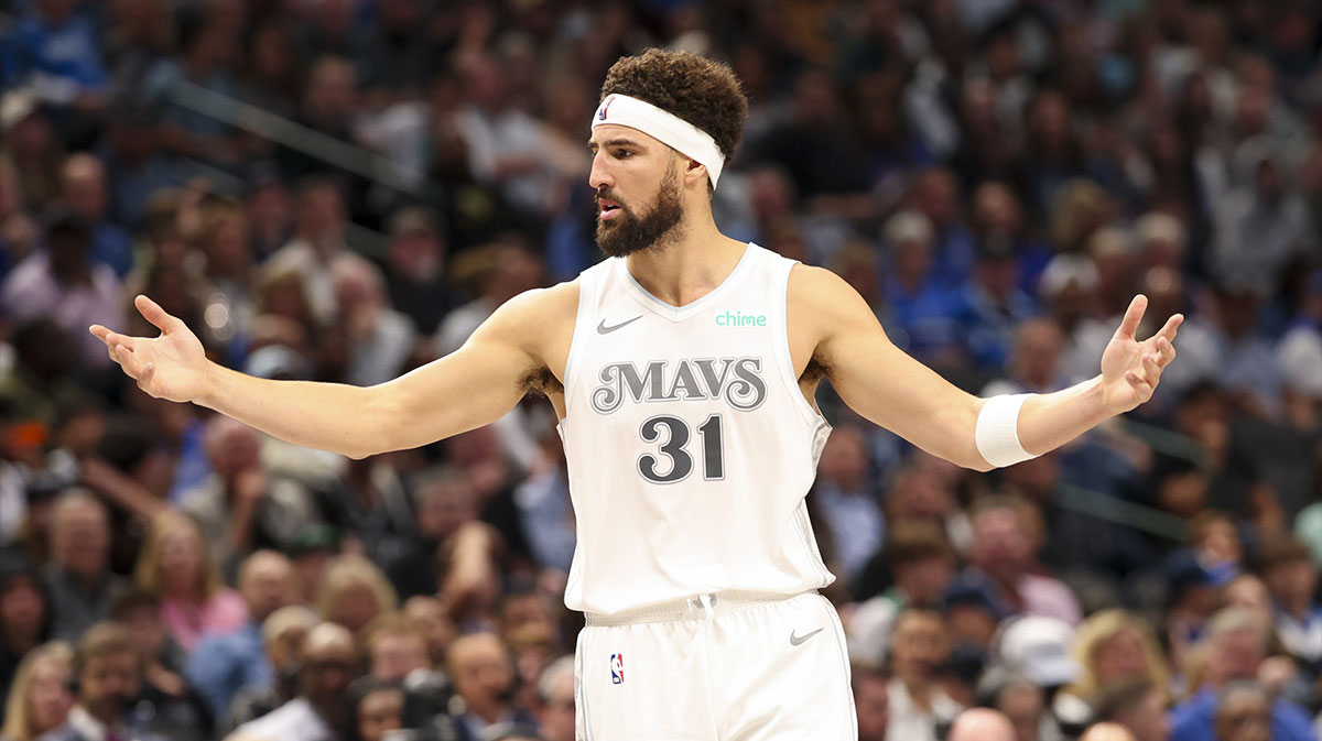 Dallas Mavericks guard Klay Thompson (31) reacts during the first half against the San Antonio Spurs at American Airlines Center. 