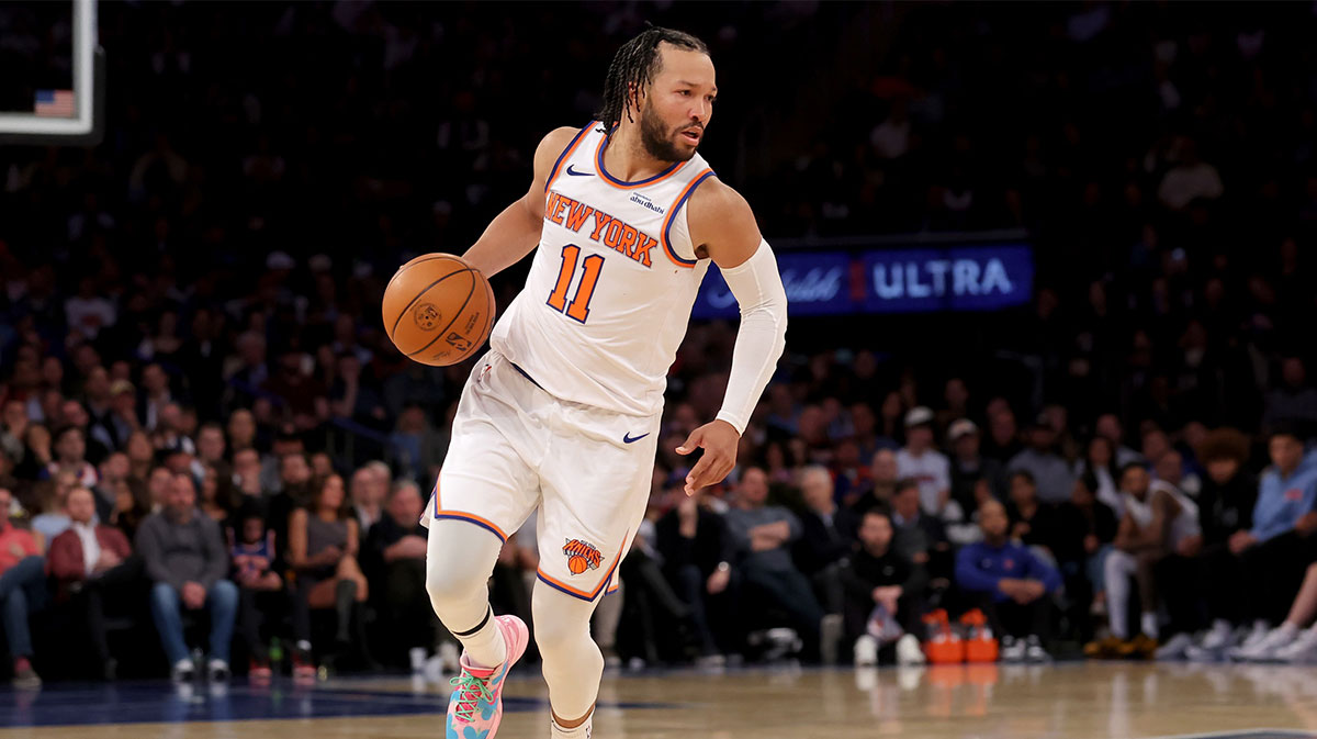 New York Knicks guard Jalen Brunson (11) controls the ball against the Washington Wizards during the third quarter at Madison Square Garden. 