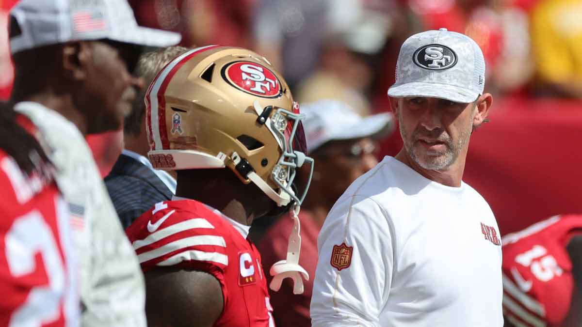 San Francisco 49ers head coach Kyle Shanahan and wide receiver Deebo Samuel Sr. (1) against the Tampa Bay Buccaneers prior to the game at Raymond James Stadium.