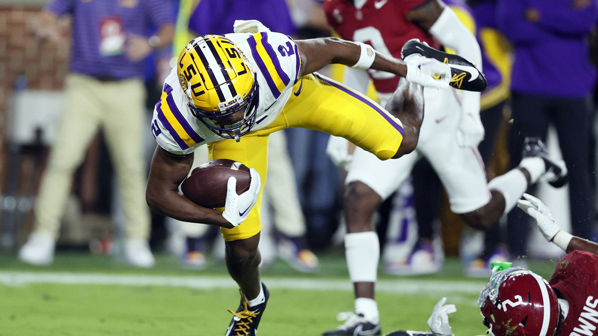 LSU to use live tiger on sidelines during Alabama showdown