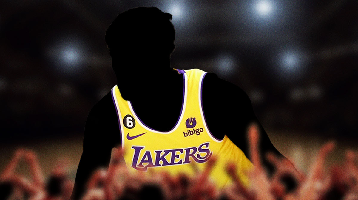 Mystery player with a Lakers jersey.