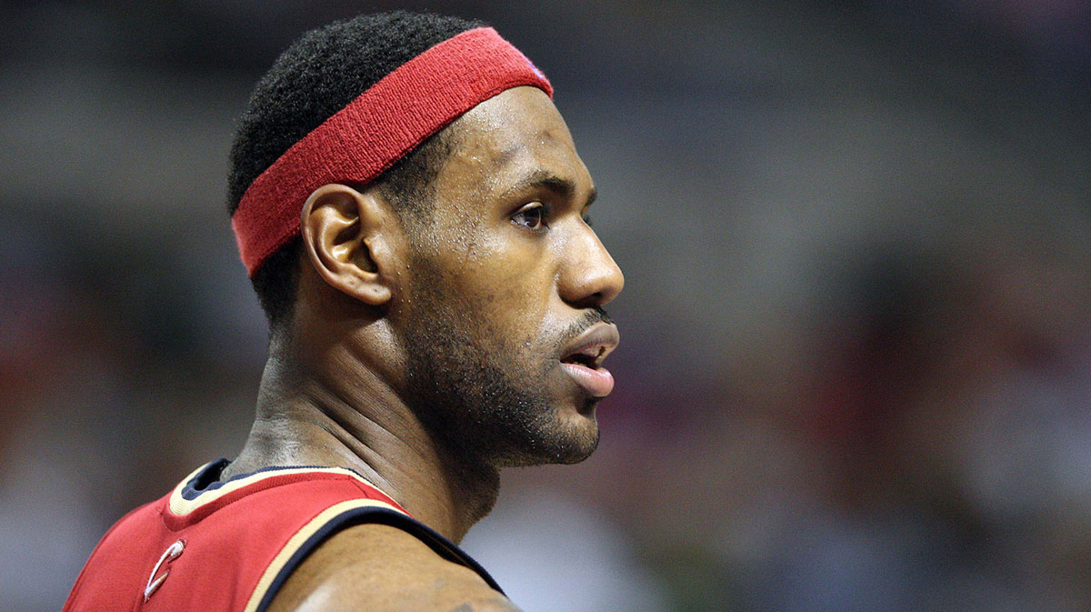 Cleveland Cavaliers forward LeBron James (23) during the second period against the Detroit Pistons at the Palace of Auburn Hills.