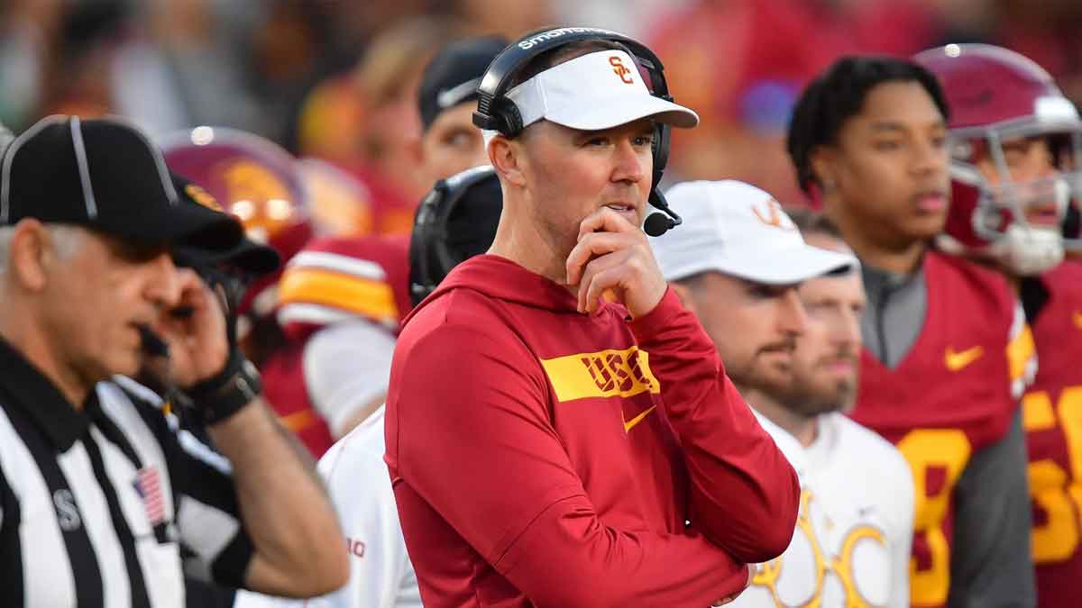 https://wp.clutchpoints.com/wp-content/uploads/2024/11/Lincoln-Riley-of-USC.jpg