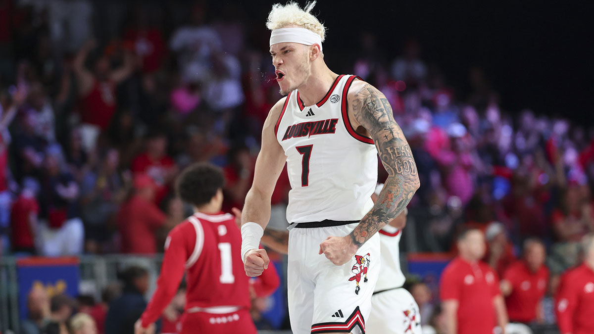 Louisville Cardinals forward Kasean Pryor: