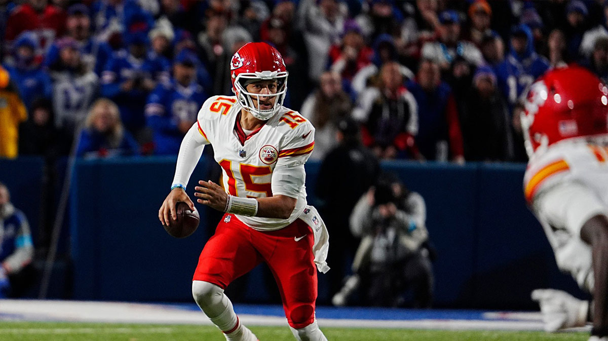 Kansas City's Patrick Mahomes starts to run with the ball when he can't find an open receiver late in the fourth quarter. His run for a first down was waived off when his team got called for a penalty. The Bills hosted Kansas City Chiefs in Orchard Park, Nov.17, 2024.