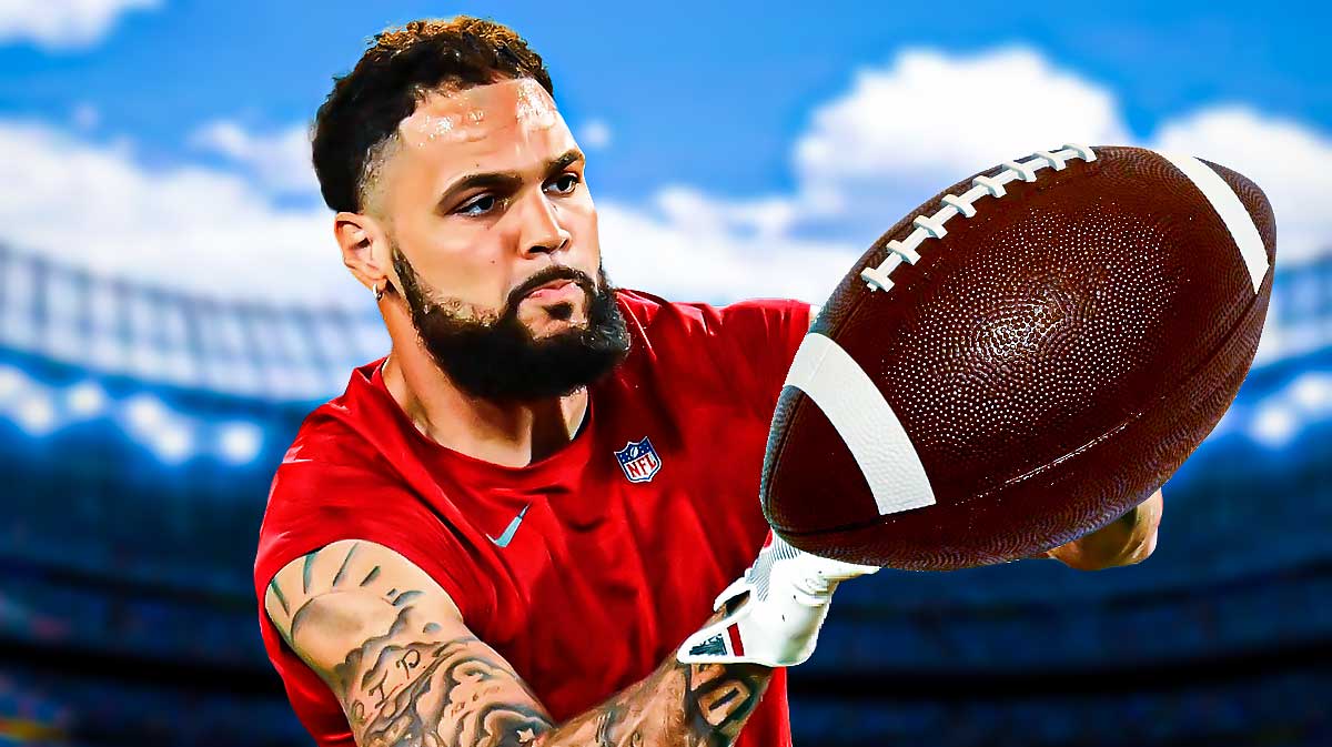 Buccaneers Mike Evans getting ready for practice