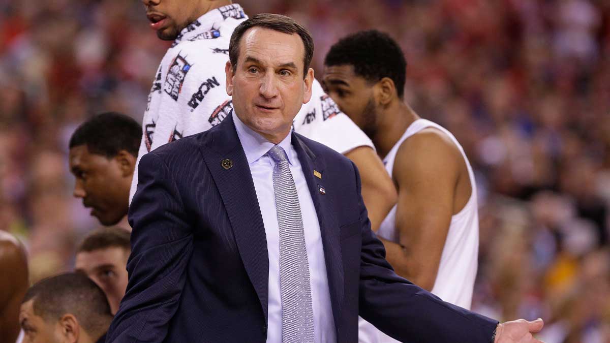 Duke head coach Mike Krzyzewski argues a call during first half of their NCAA Final Four college basketball tournament championship against Wisconsin