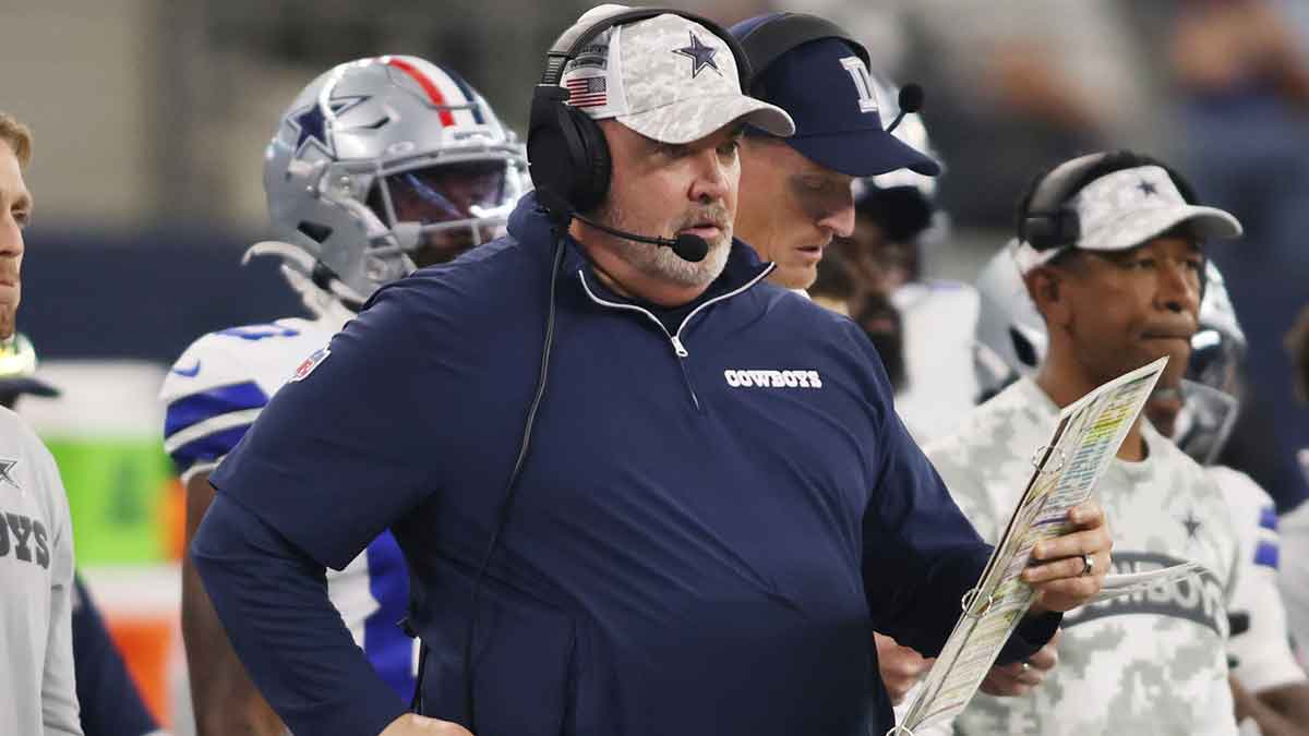  Dallas Cowboys head coach Mike McCarthy calls a play against the Philadelphia Eagles in the game at AT&T Stadium. 