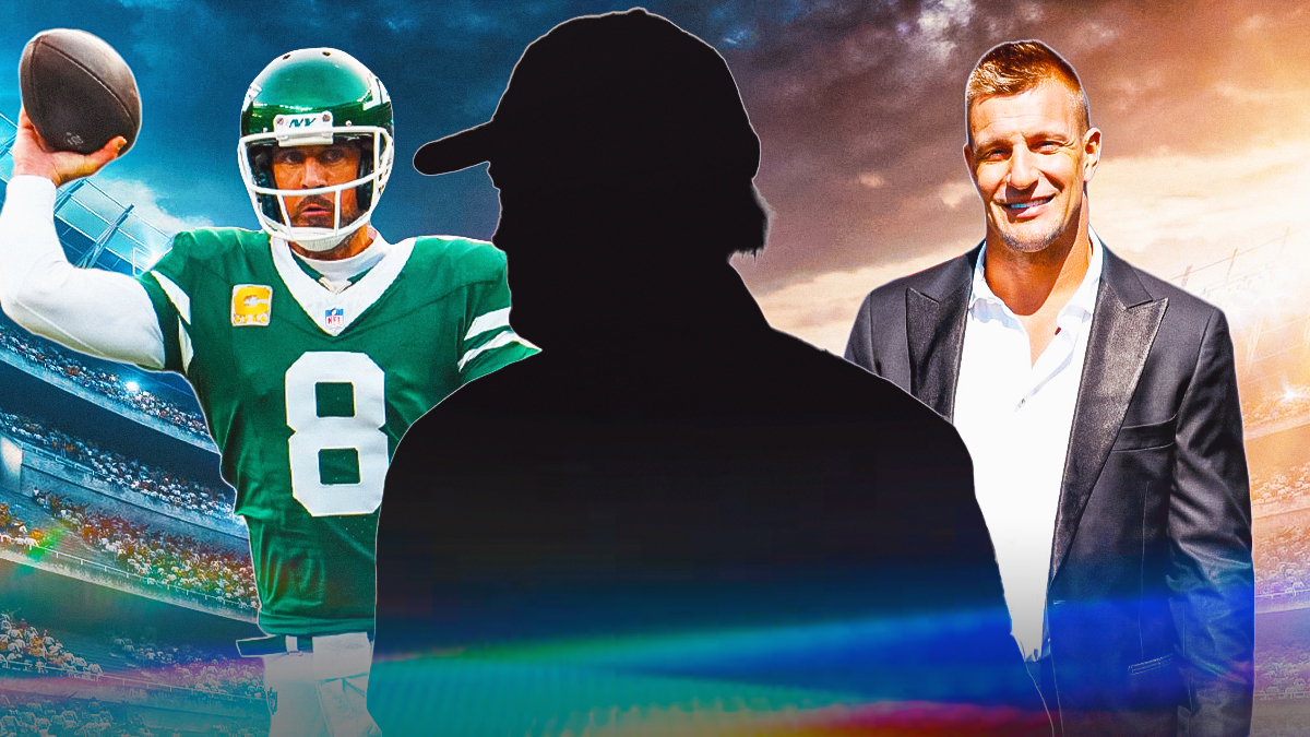Silhouette of Jon Gruden between Aaron Rodgers and Rob Gronkowski.