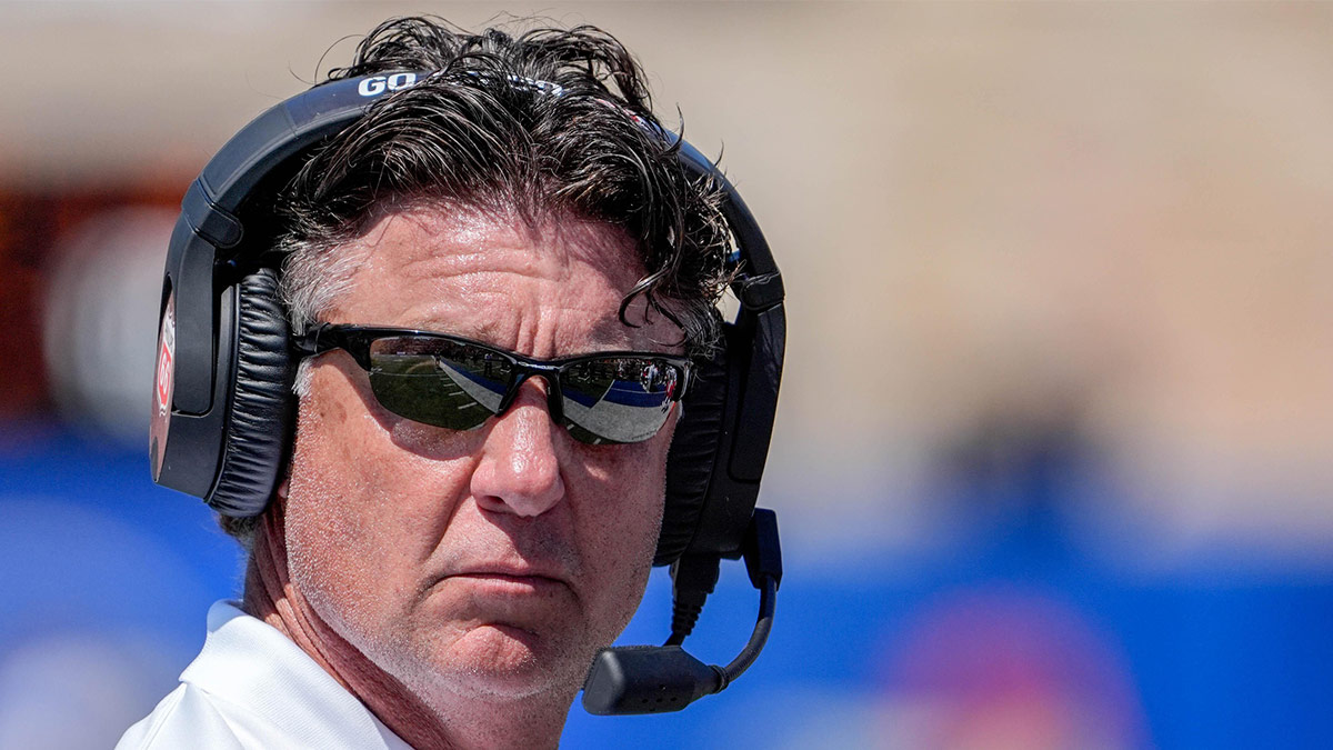 Oklahoma State head coach Mike Gundy