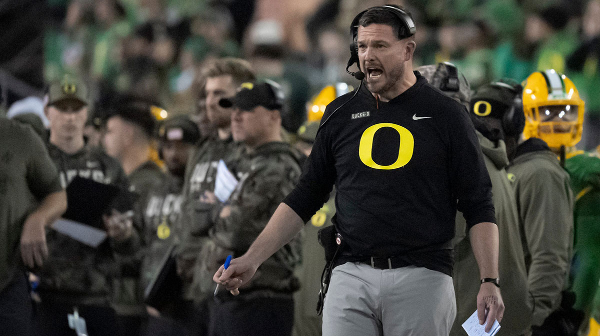 Oregon head coach Dan Lanning yells on the sideline as the Oregon Ducks host the Maryland Terrapins at Autzen Stadium