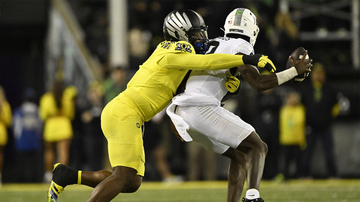 Oregon football receiving huge Jordan Burch boost vs. Michigan