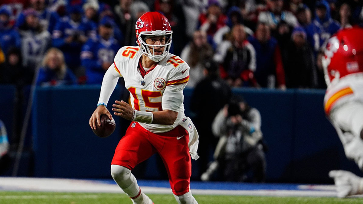 Kansas City's Patrick Mahomes starts to run with the ball when he can't find an open receiver late in the fourth quarter. His run for a first down was waived off when his team got called for a penalty. The Bills hosted Kansas City Chiefs in Orchard Park, Nov.17, 2024.