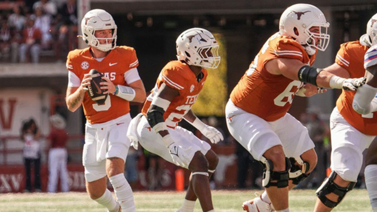 Texas Longhorns quarterback Quinn Ewers (3) looks to pass the ball during the Longhorns' game against the Florida Gators, Nov. 9, 2024 at Darrell K. Royal Texas Memorial Stadium in Austin.