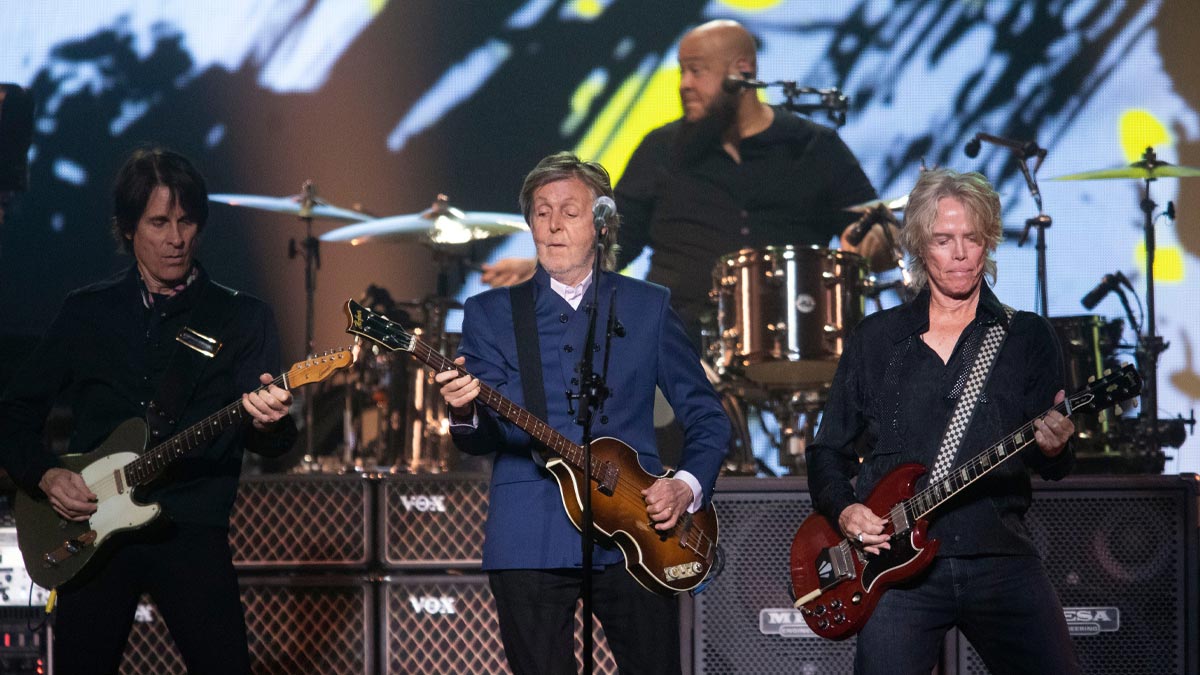 Paul McCartney dazzles fans with Wings drone show during Mexico tour stop