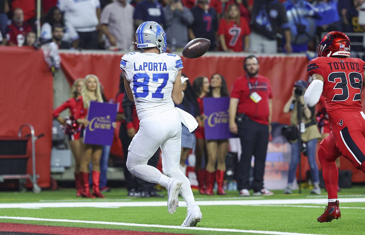 Detroit Lions tight end Sam LaPorta (87) makes a reception for a touchdown during the second quarter against the Houston Texans at NRG Stadium. 