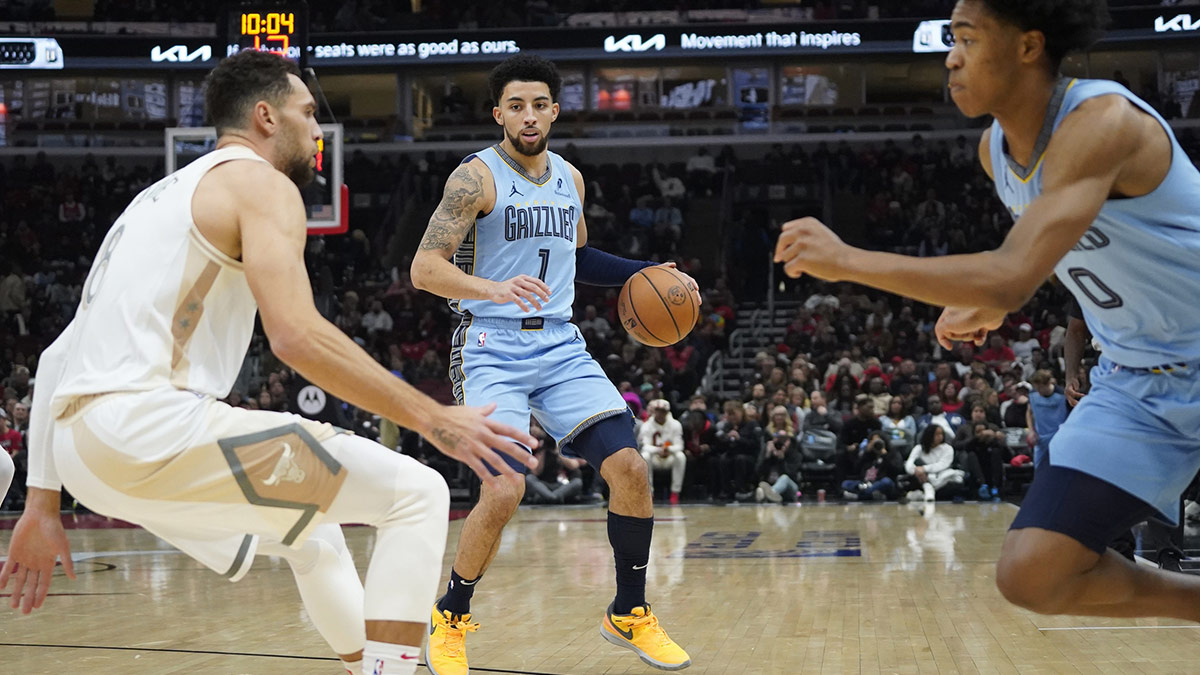 Chicago Bulls guard Zach LaVine (8) defends Memphis Grizzlies guard Scotty Pippen Jr. (1) during the first quarter at United Center.