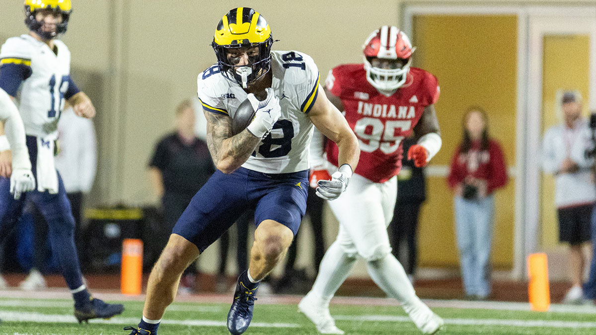 Michigan Wolverines tight end Colston Loveland (18) runs with the ball in the second half against the Indiana Hoosiers at Memorial Stadium.